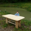 Dřevěný stůl pro 6 osob
